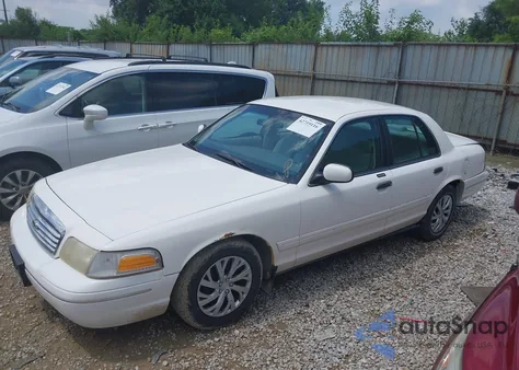 2000 Ford Crown Victoria from USA, damaged, VIN 2FAFP73W8YX108660